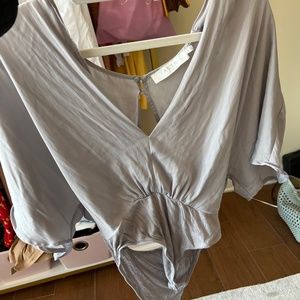 ASTR BODY SUIT GRAY FLOWY TOP CUTE AF SIZE SMALL